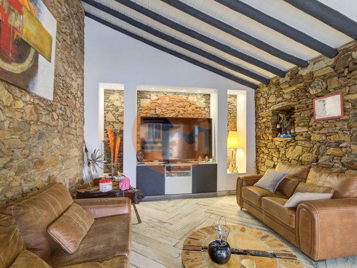 Image No.26-4 Bed House for sale