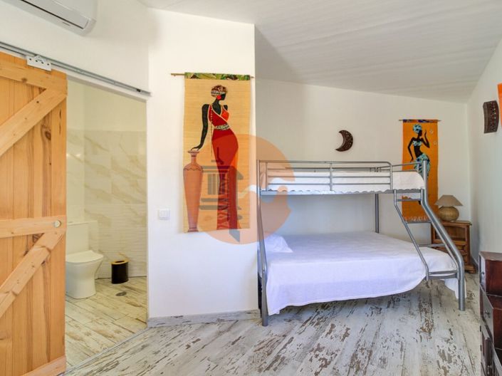 Image No.37-4 Bed House for sale