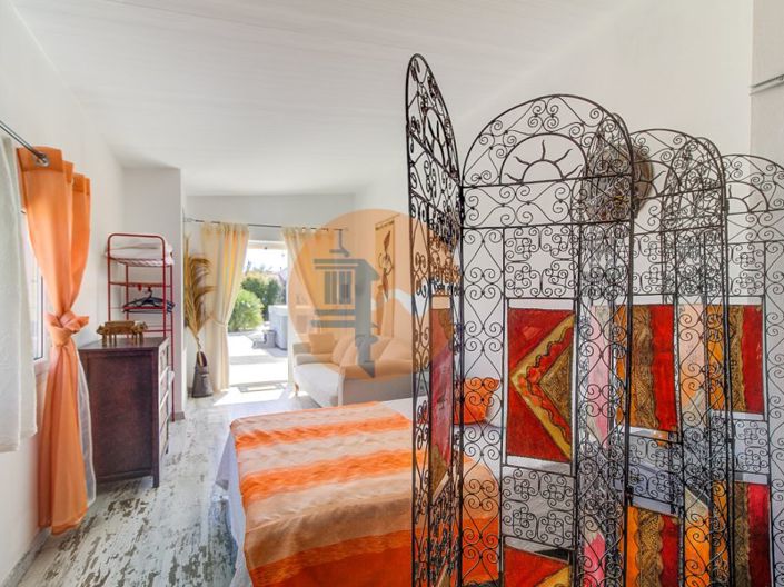 Image No.38-4 Bed House for sale