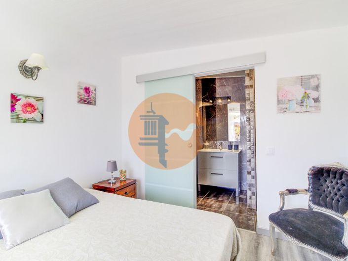 Image No.46-4 Bed House for sale
