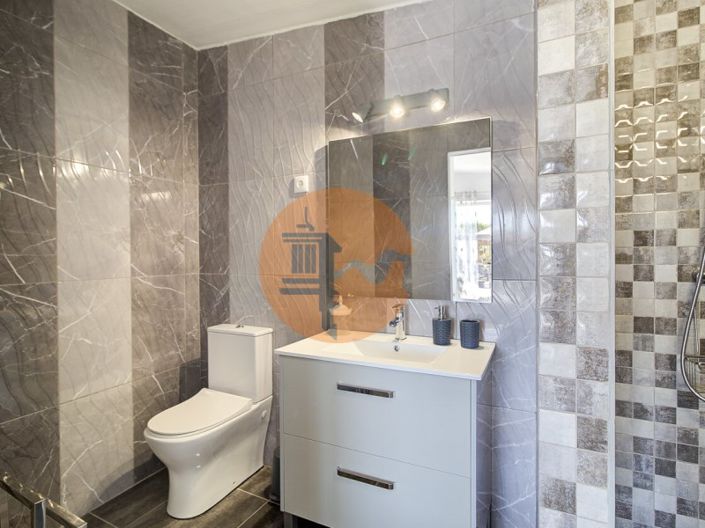 Image No.49-4 Bed House for sale