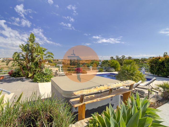 Image No.5-4 Bed House for sale