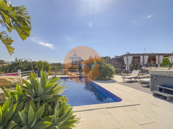 Image No.9-4 Bed House for sale