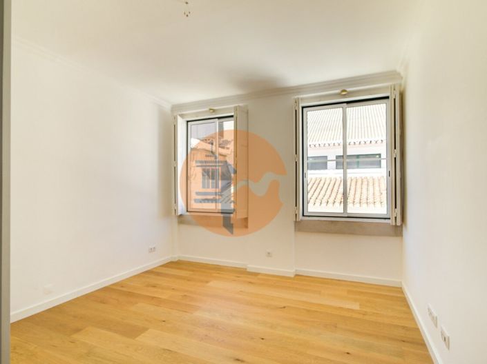 Image No.21-2 Bed Apartment for sale