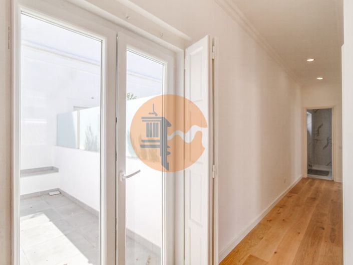 Image No.24-2 Bed Apartment for sale