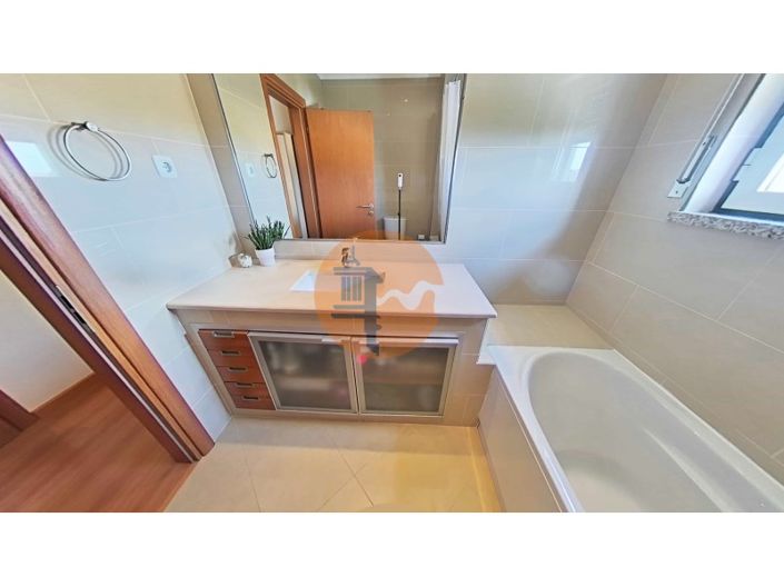 Image No.14-4 Bed Apartment for sale