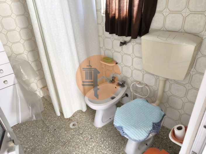 Image No.21-2 Bed House for sale
