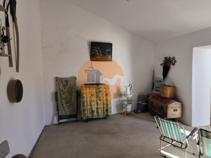 Image No.6-2 Bed House for sale
