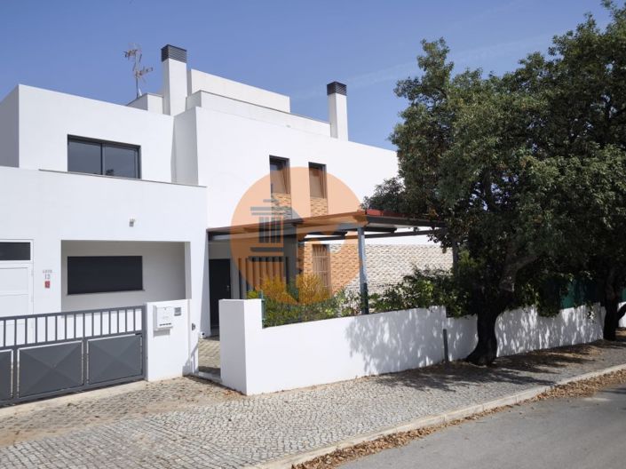 Image No.7-3 Bed Commercial for sale