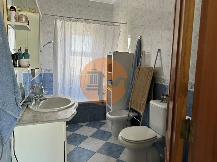 Image No.14-3 Bed House for sale