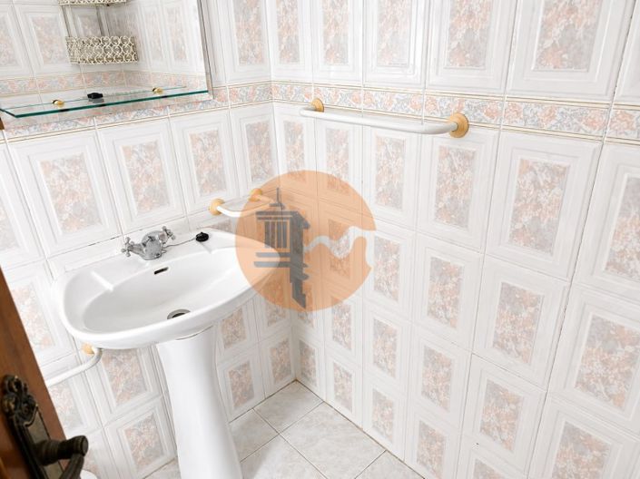 Image No.28-3 Bed Apartment for sale
