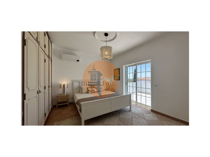 Image No.18-5 Bed House for sale