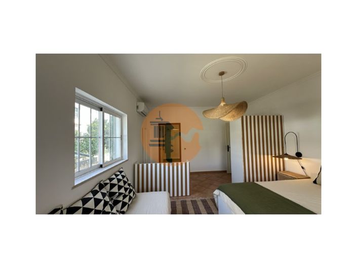 Image No.2-5 Bed House for sale
