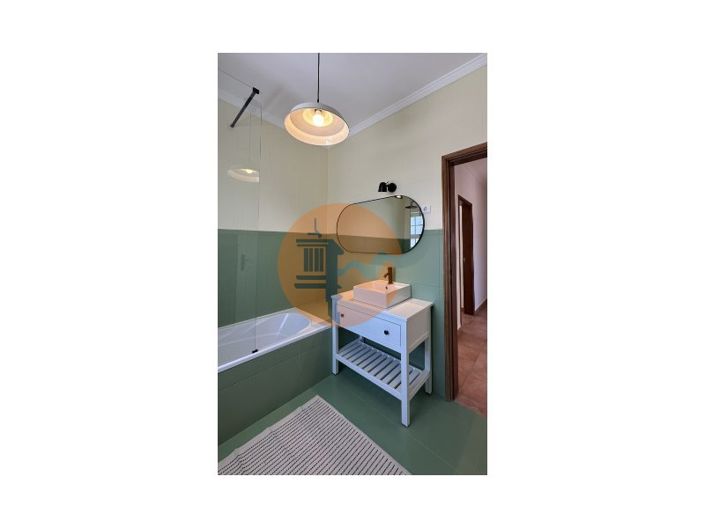 Image No.20-5 Bed House for sale