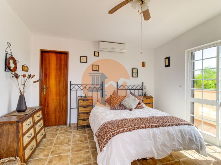 Image No.18-3 Bed House for sale