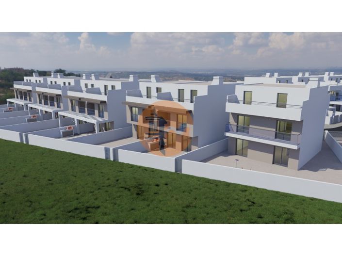 Image No.8-3 Bed House for sale