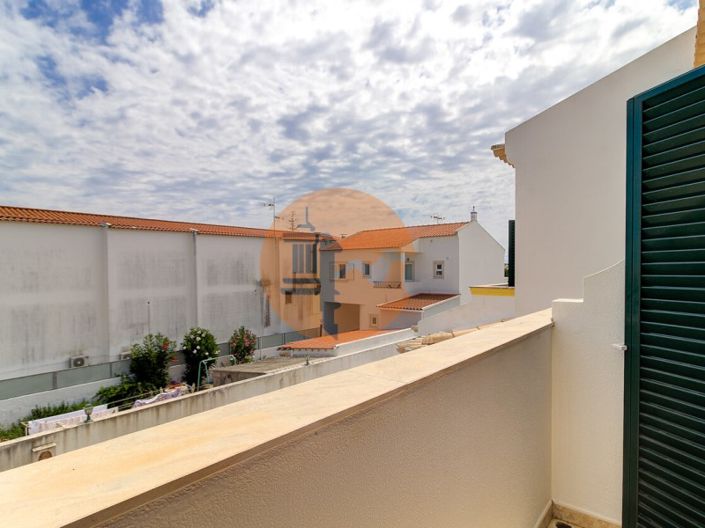 Image No.21-2 Bed House for sale