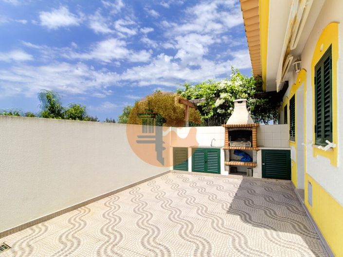 Image No.4-2 Bed House for sale