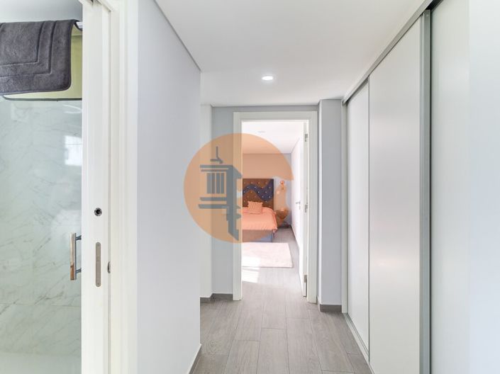 Image No.20-2 Bed Apartment for sale