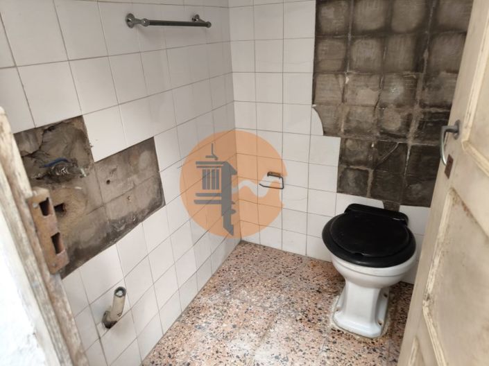 Image No.18-4 Bed House for sale