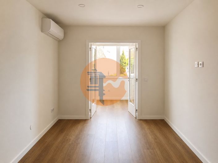 Image No.12-3 Bed Apartment for sale