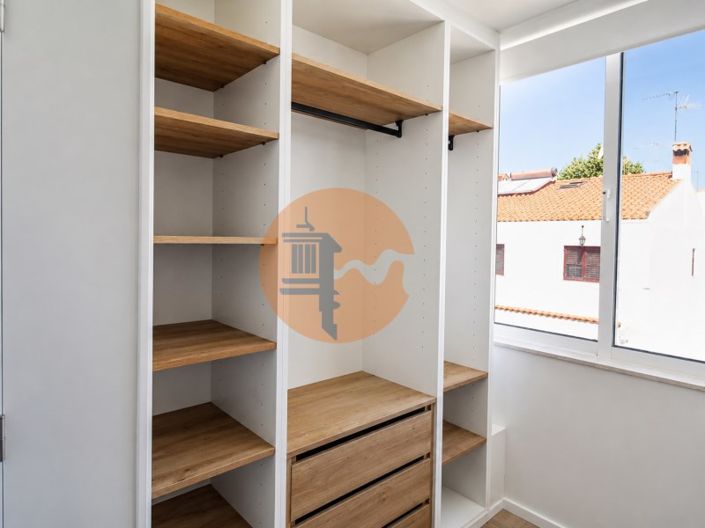Image No.20-3 Bed Apartment for sale