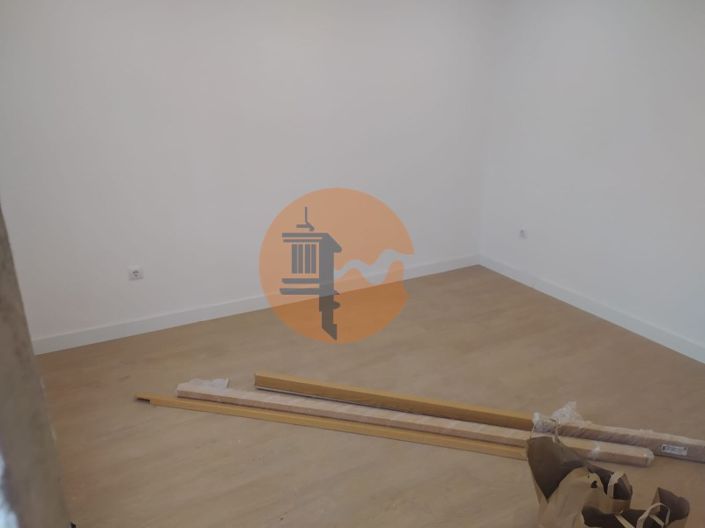 Image No.20-2 Bed House for sale
