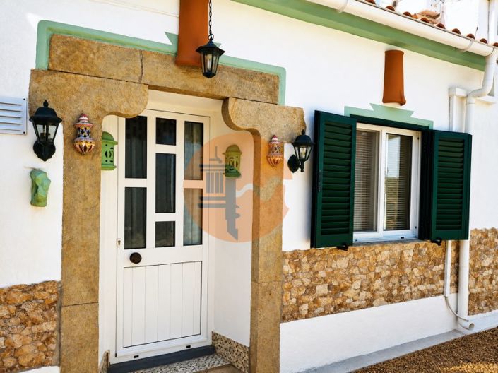 Image No.10-3 Bed House for sale