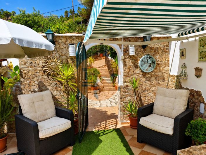 Image No.17-3 Bed House for sale