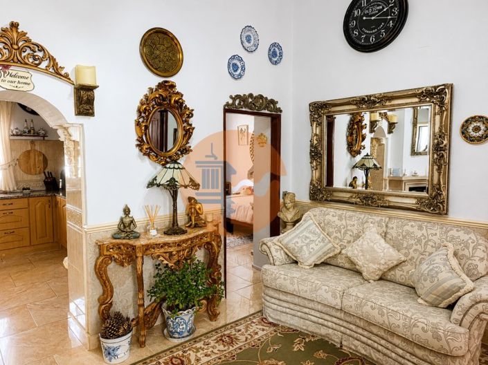 Image No.19-3 Bed House for sale