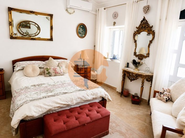 Image No.44-3 Bed House for sale