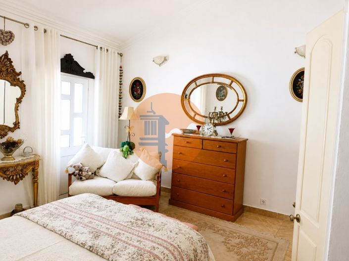 Image No.45-3 Bed House for sale