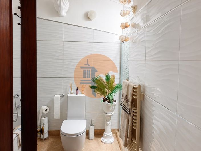 Image No.48-3 Bed House for sale