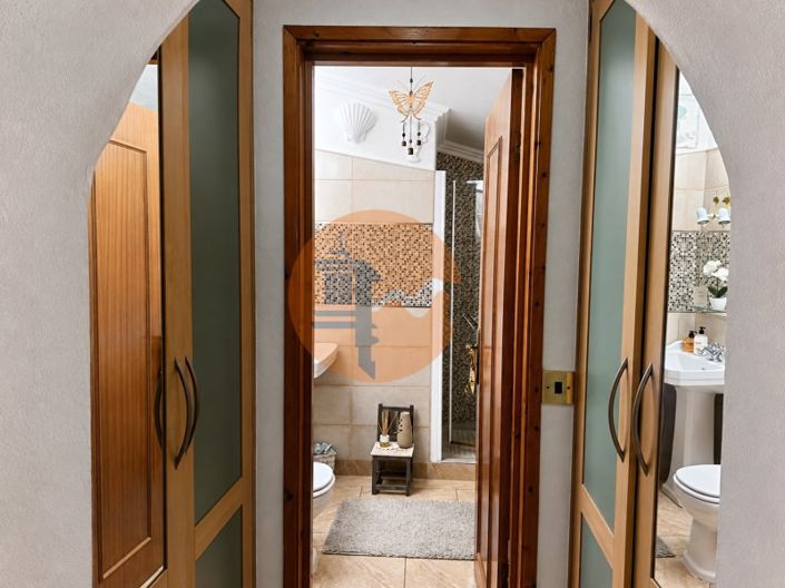 Image No.54-3 Bed House for sale