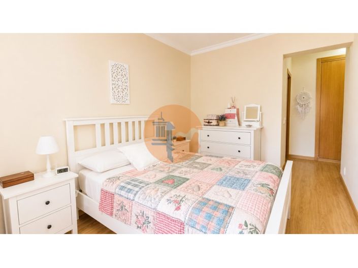Image No.24-3 Bed Apartment for sale