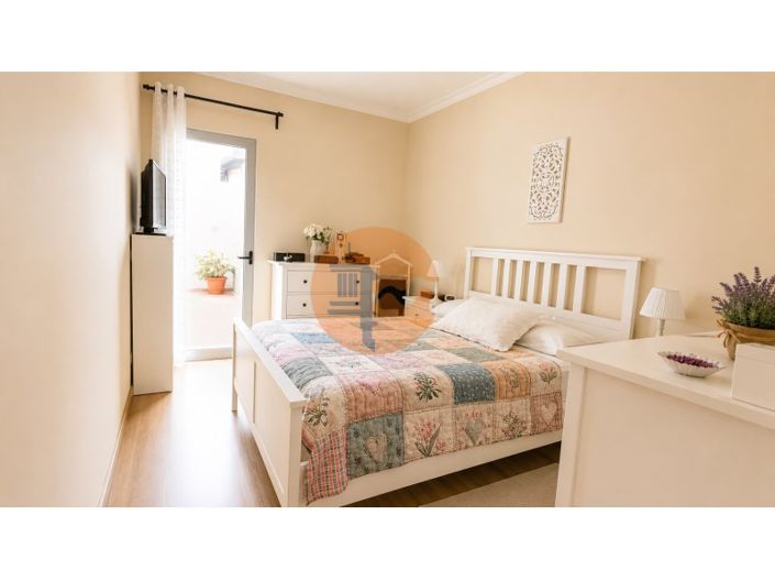 Image No.25-3 Bed Apartment for sale