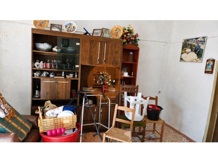 Image No.8-2 Bed House for sale
