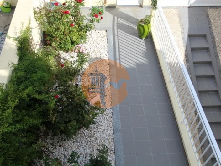 Image No.12-3 Bed House for sale