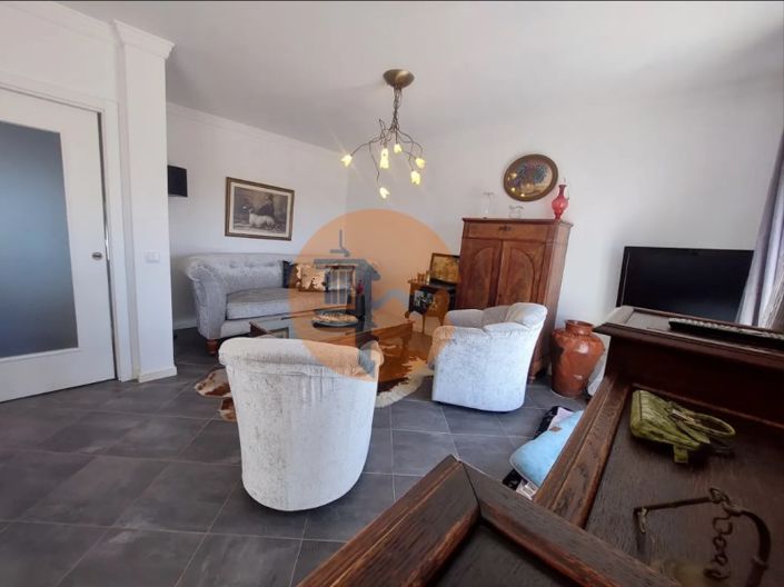 Image No.17-3 Bed House for sale