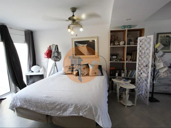 Image No.18-3 Bed House for sale