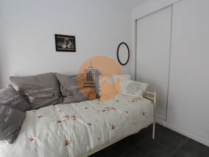 Image No.25-3 Bed House for sale