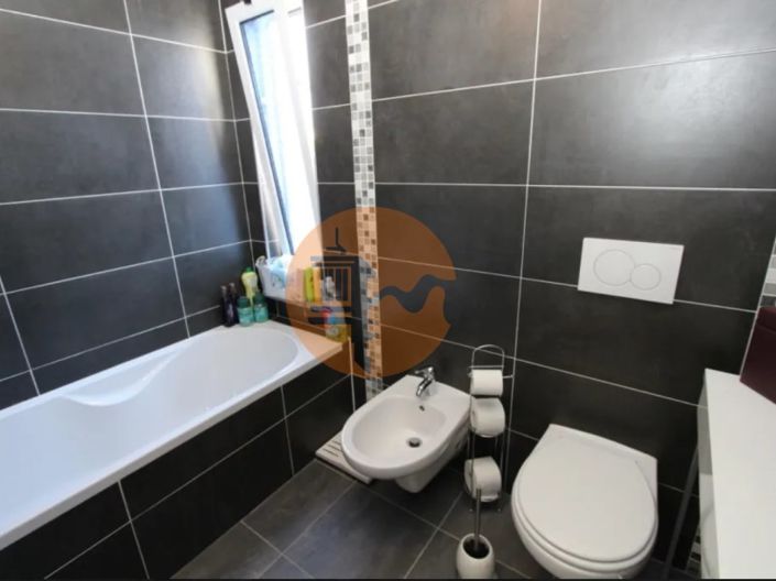 Image No.26-3 Bed House for sale