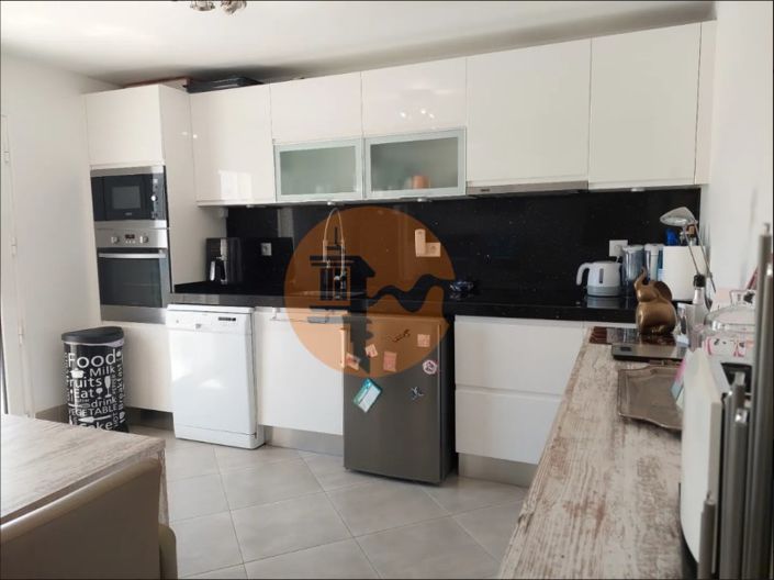 Image No.29-3 Bed House for sale