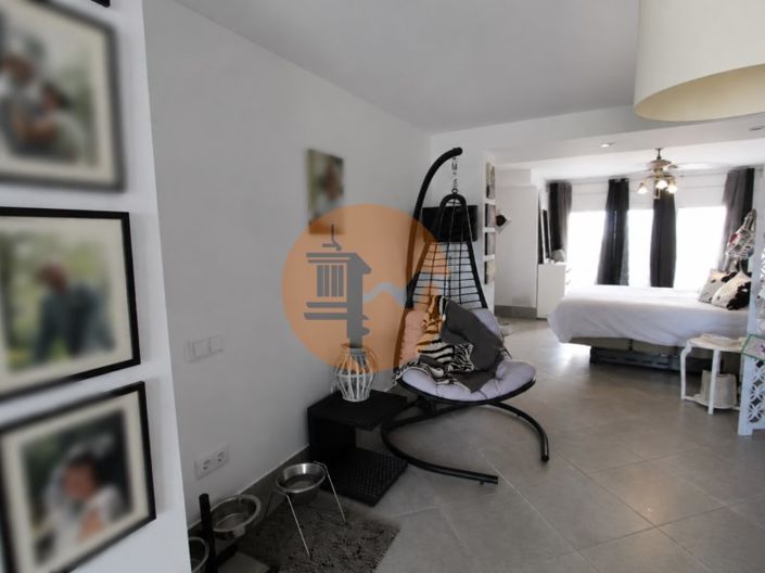 Image No.6-3 Bed House for sale