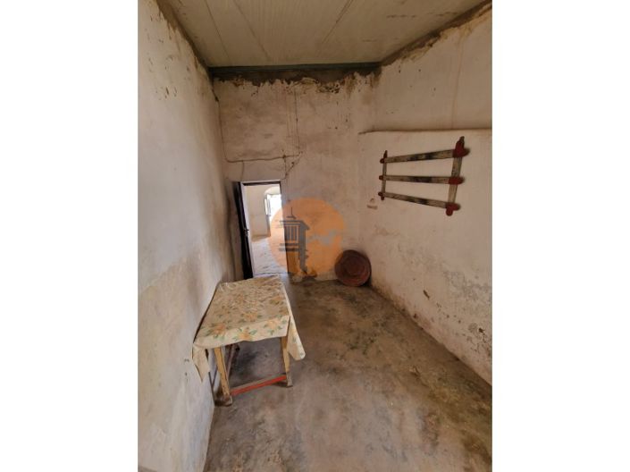 Image No.8-2 Bed House for sale