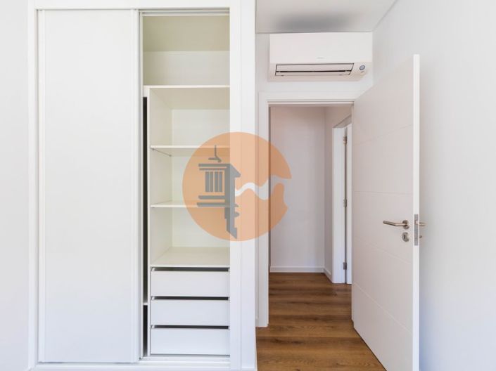 Image No.10-3 Bed Apartment for sale