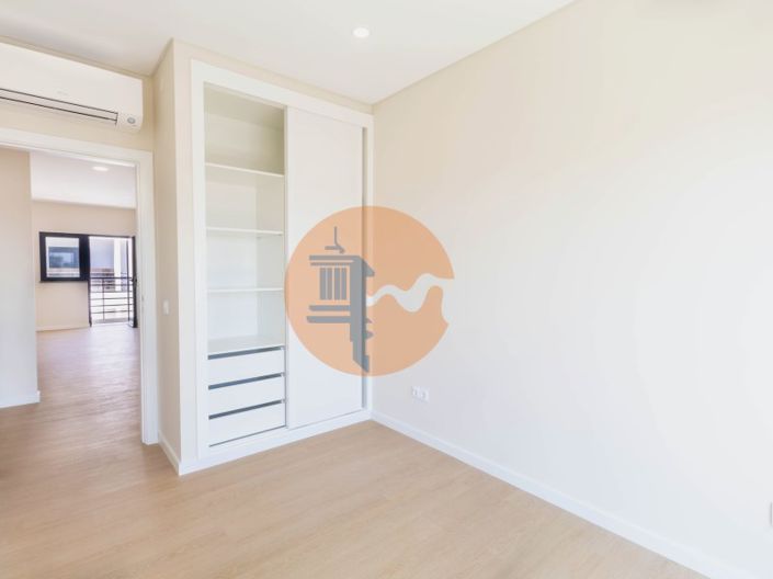 Image No.22-3 Bed Apartment for sale