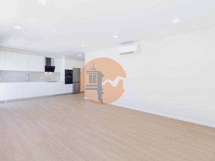 Image No.27-3 Bed Apartment for sale