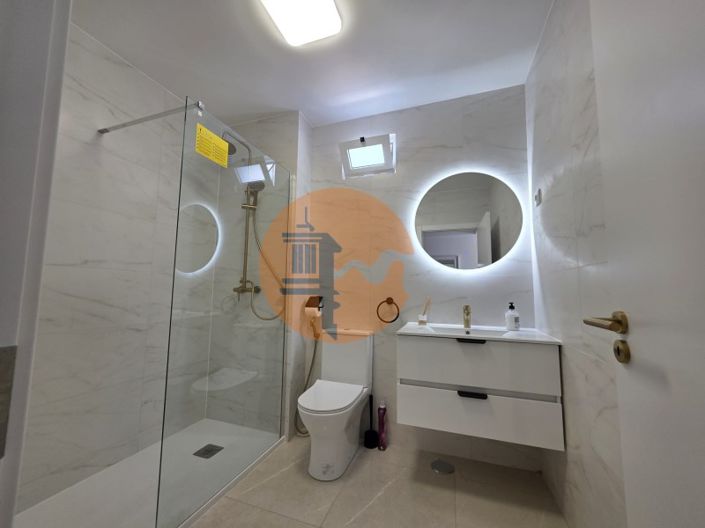 Image No.20-3 Bed Apartment for sale