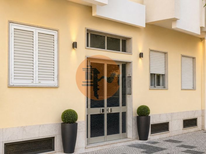 Image No.23-3 Bed Apartment for sale